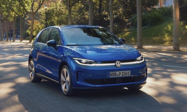 Xe điện mới của Volkswagen 'cháy hàng', khách phải chờ 10 tháng