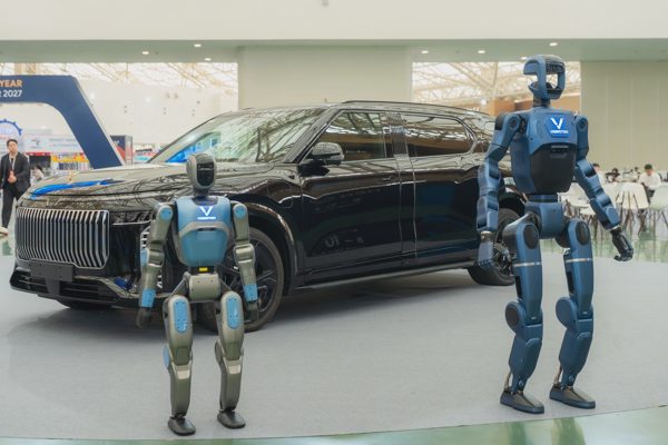 Xe điện, robot và công nghệ AI cùng đổ bộ sự kiện công nghiệp tại Hà Nội