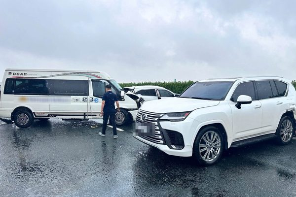 Xe Lexus chèn ép, dừng đột ngột trên cao tốc: Công an điều tra dấu hiệu tội phạm