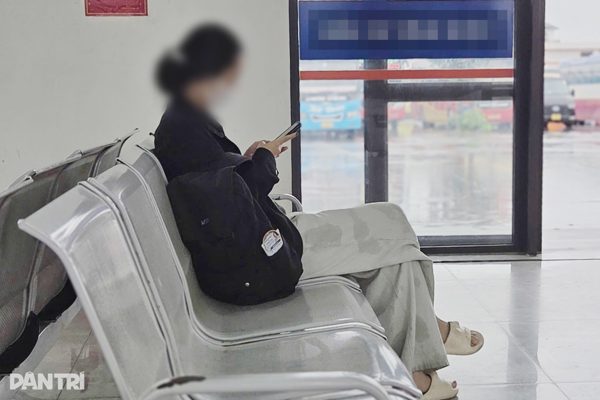 Xe limousine chạy 140km/h trên cao tốc: "Lúc xuống xe mới biết còn sống"