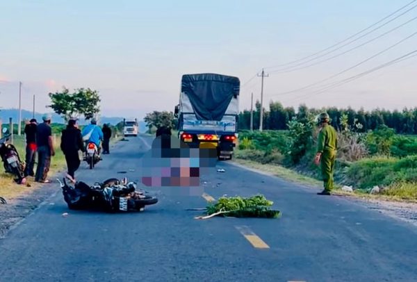 Xe tải va chạm xe máy trên đường Trường Sơn Đông khiến 2 người tử vong
