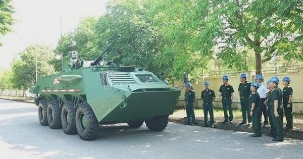 Xe tăng T-1, xe thiết giáp XTC-03 được trưng bày tại Triển lãm Quốc phòng 2026