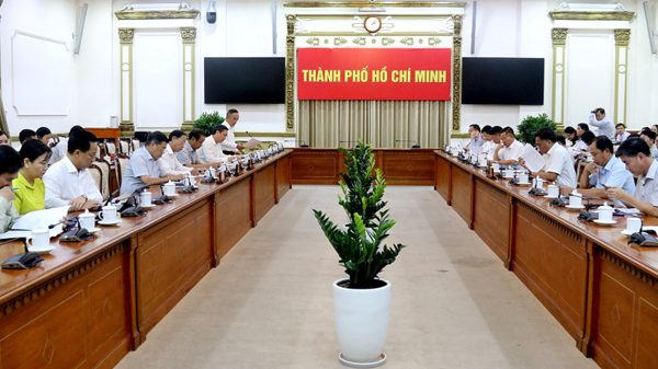 Xem xét, thông qua nhiều nghị quyết nhằm triển khai Luật Phát triển đô thị
