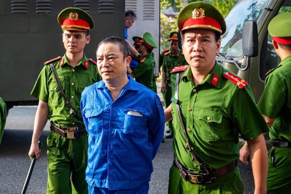 Xét xử ‘bà trùm' Mai Anh cùng 64 bị cáo trong 10 ngày