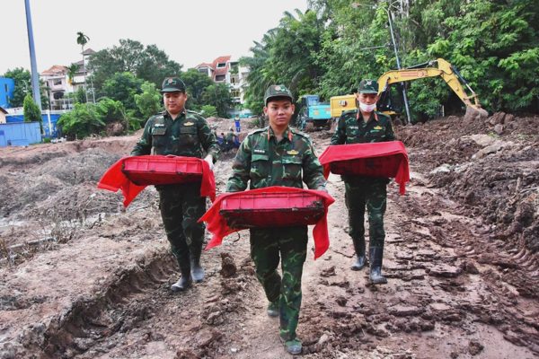 Xử lý 400m3 đất, phát hiện thêm 6 bộ hài cốt liệt sĩ ở Công viên Lê Thị Riêng