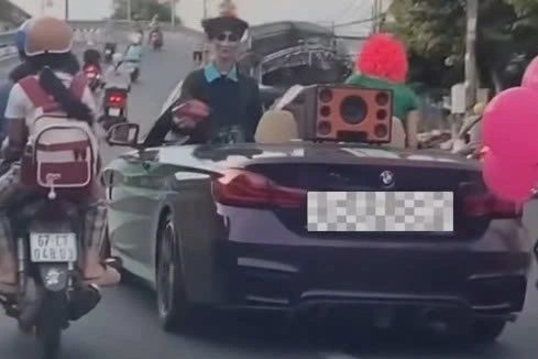 Xử phạt 3 thanh niên giả làm "cương thi" trên xe BMW mui trần