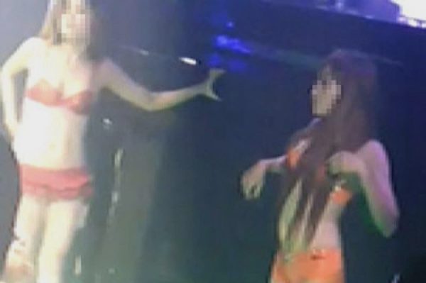 Xử phạt chủ quán karaoke để nam nữ không mặc đầy đủ quần áo nhảy múa