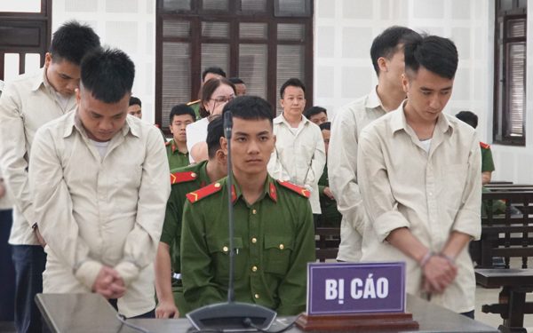 Xử vụ cưỡng đoạt tài sản từ việc nữ nhân viên ngân hàng làm giả hồ sơ vay 7 tỉ đồng