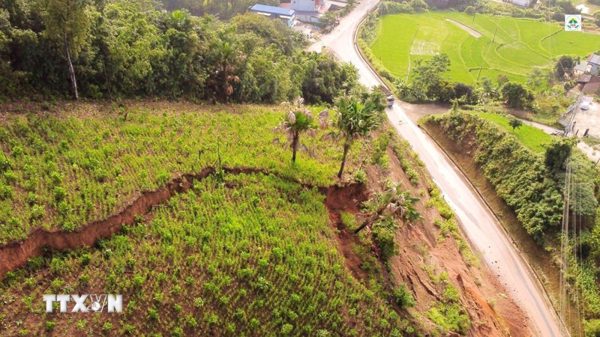 Xuất hiện vết nứt dài 100m, tạm dừng lưu thông trên Quốc lộ 3B qua Thái Nguyên