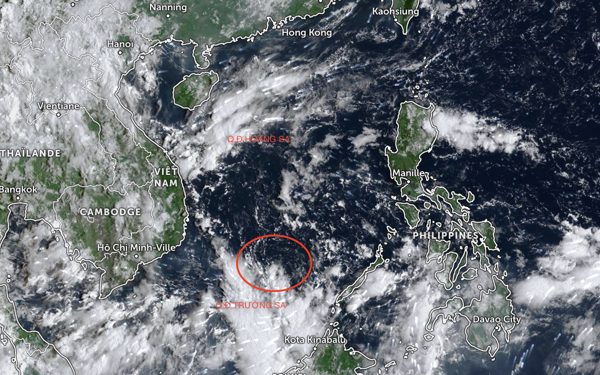 Xuất hiện vùng áp thấp trên Biển Đông, miền Bắc nắng ráo, Trung và Nam Bộ mưa nhiều