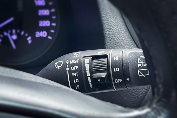 Ý nghĩa của những ký hiệu trên công tắc gạt mưa ô tô mà nhiều tài xế chưa biết