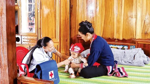 Y tế thôn, bản bền bỉ và tận tụy
