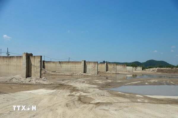 Yêu cầu tạm dừng hoạt động 9 mỏ cát tại Nghệ An