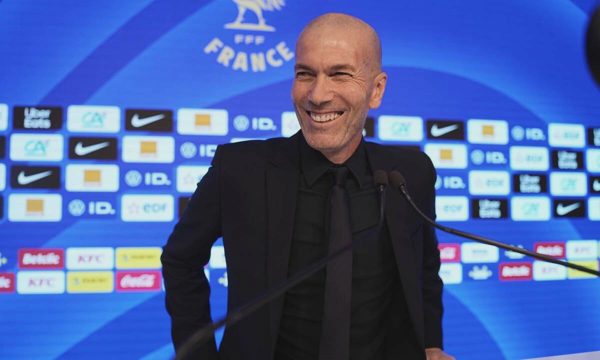 Zidane khôi phục vị trí sở trường cho Mbappe