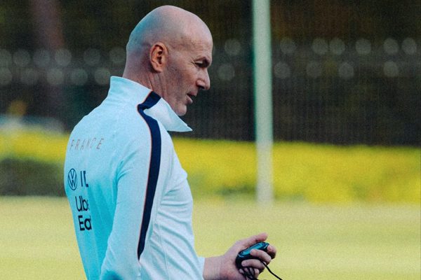 Zidane ra mắt tuyển Pháp: Zizou và câu chuyện tình với ‘Les Bleus’