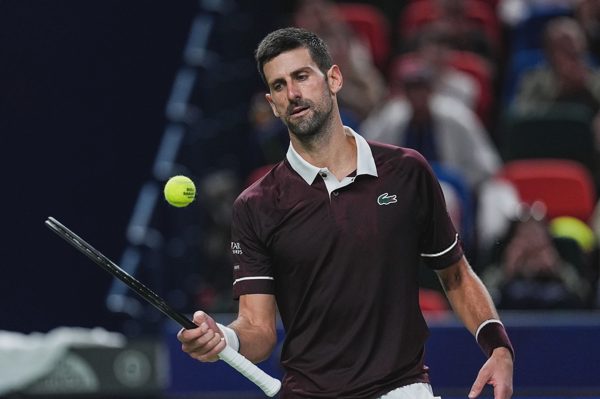 Zverev thoát chấn thương, Djokovic sớm chia tay Thượng Hải Masters